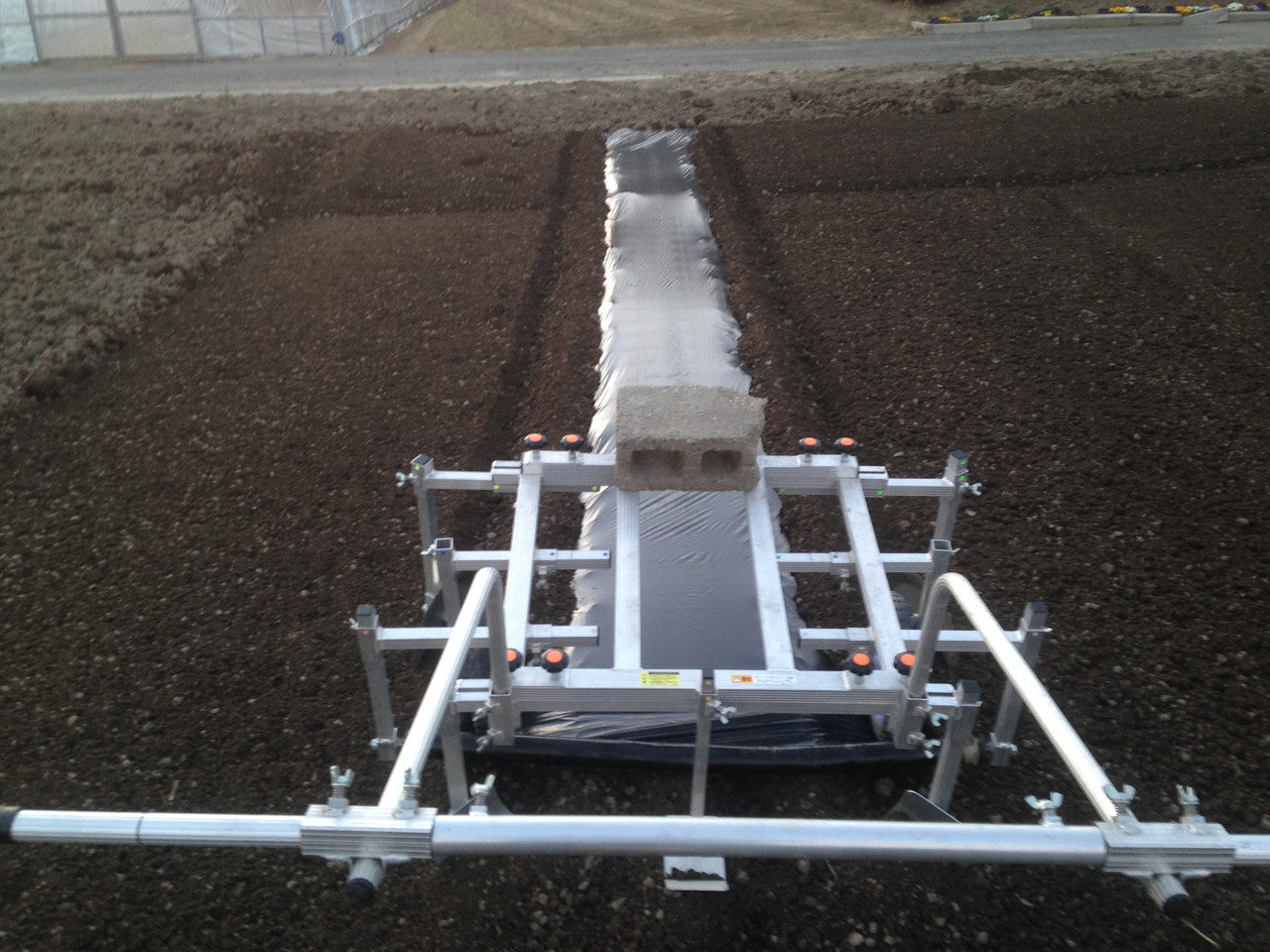 HARAX Manual Mulch Layer PT-1350