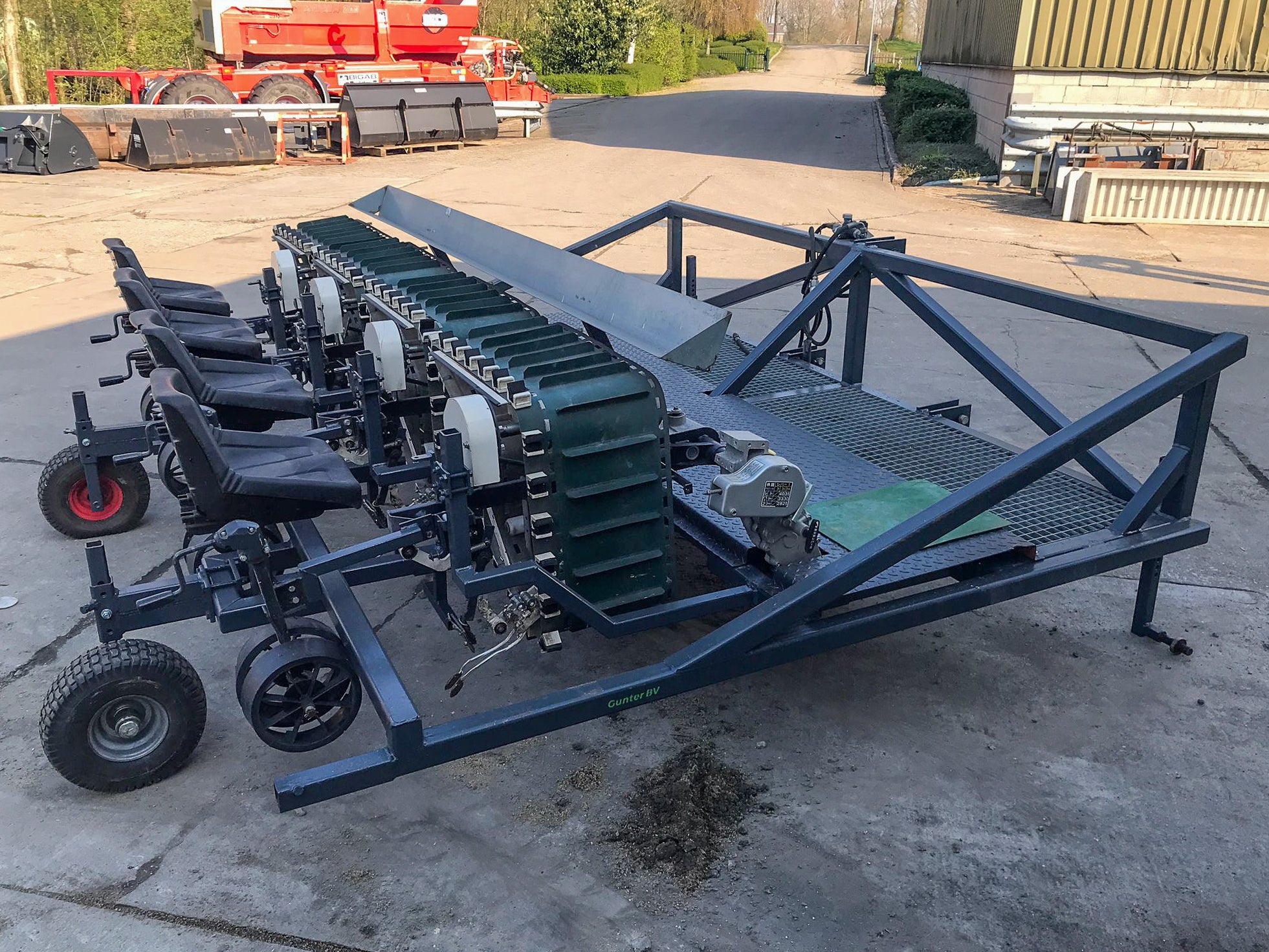 Custom Made 4-Row Sweet Potato Transplanter KP100E-70PBL