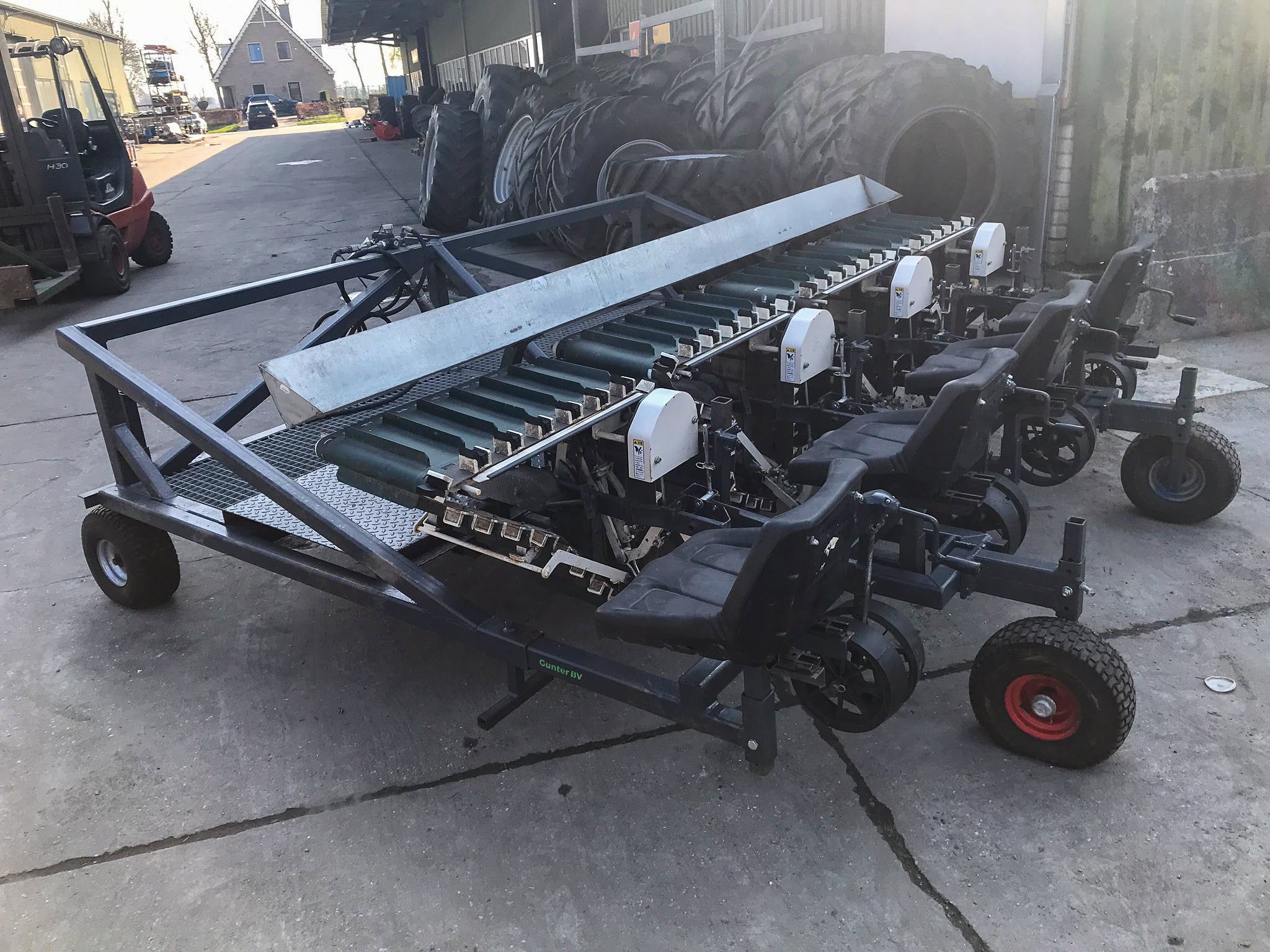 Custom Made 4-Row Sweet Potato Transplanter KP100E-70PBL