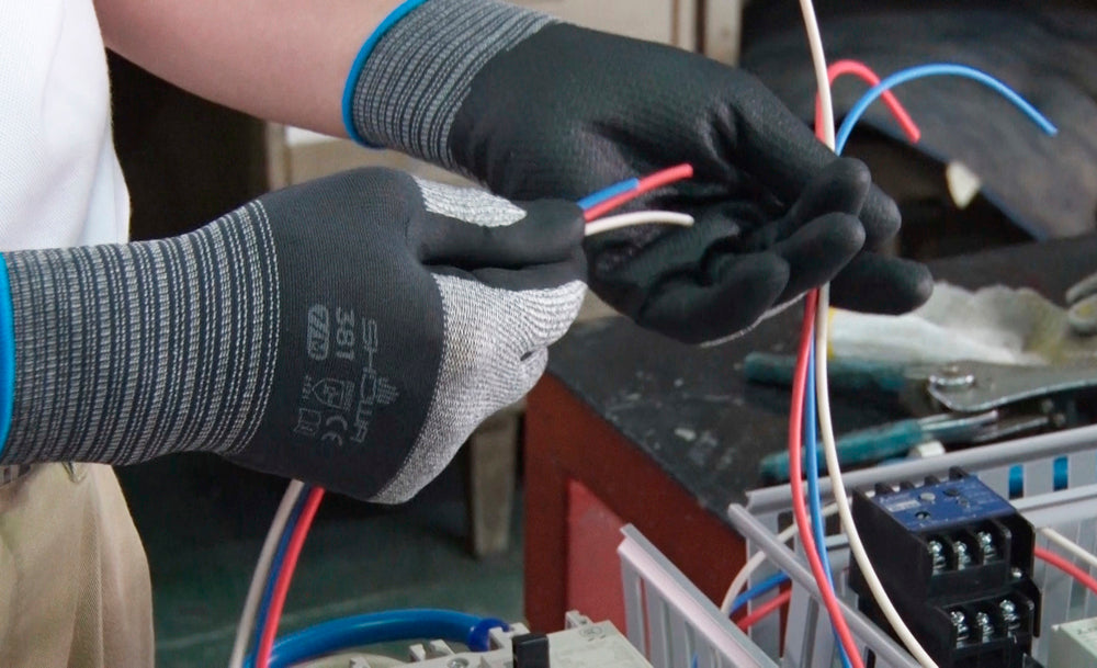 Gants SHOWA 381 en microfibre, ajustement parfait (lot de 10 paires)