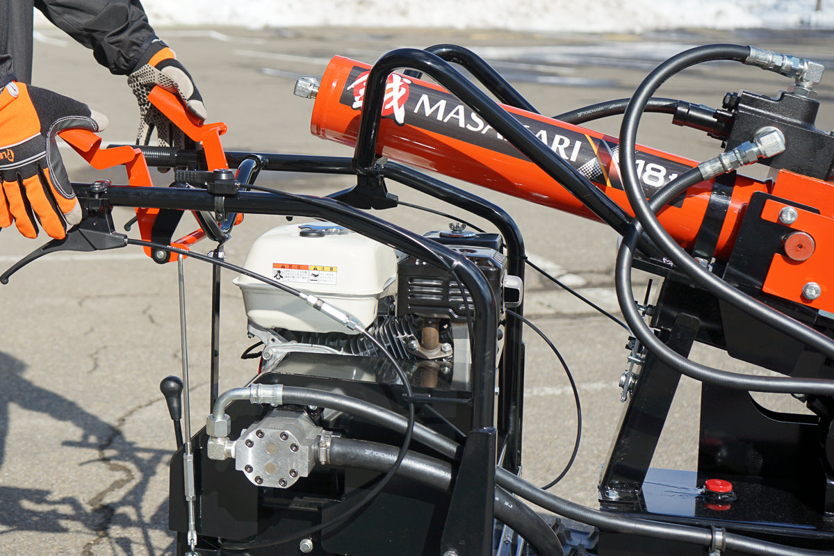 PFLUG Selbstfahrender Holzspalter mit Raupe 18-Tonnen-Honda-Motor MS1800J-GXC